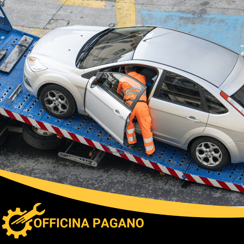 Meccanico che effettua una riparazione meccanica su un motore a Fiumefreddo